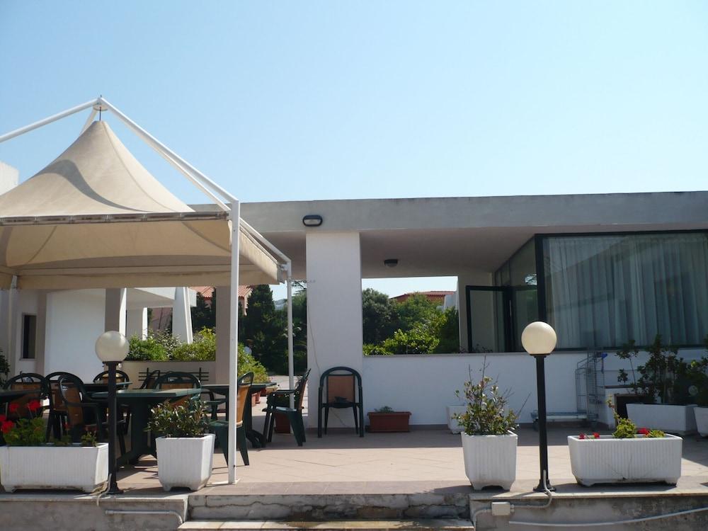 Hotel Ambrosio La Corte Olbia Exterior foto